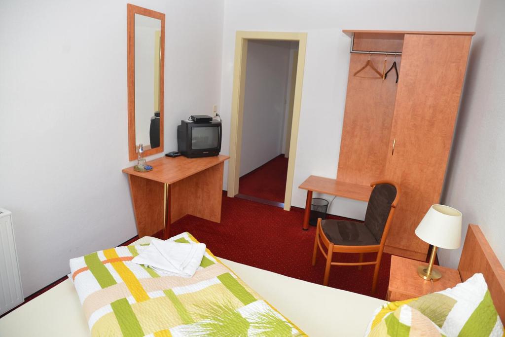 Haus Sankt Florian Bed & Breakfast Halberstadt Phòng bức ảnh